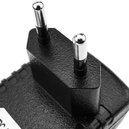Adattatore di alimentazione compatto da 220 VAC a 9 VDC e 2 A