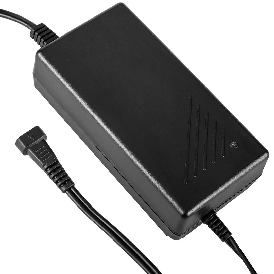 Universelle Stromversorgung 100-240 VAC zu DC Mehrfachspannung 6 V bis 15 V.