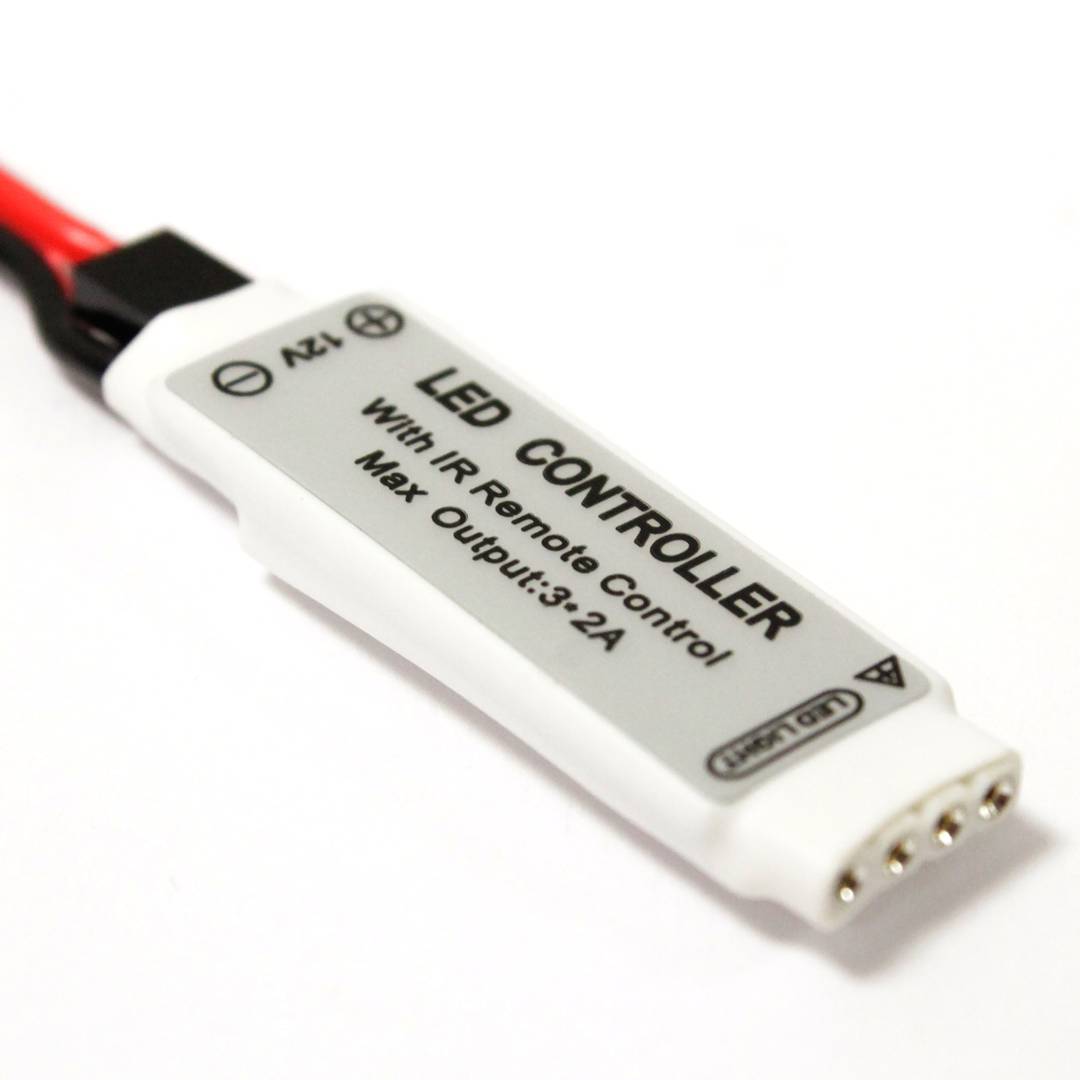 Controlador para tira de LEDs RGB de 6A 12VDC con control remoto IR modelo compacto