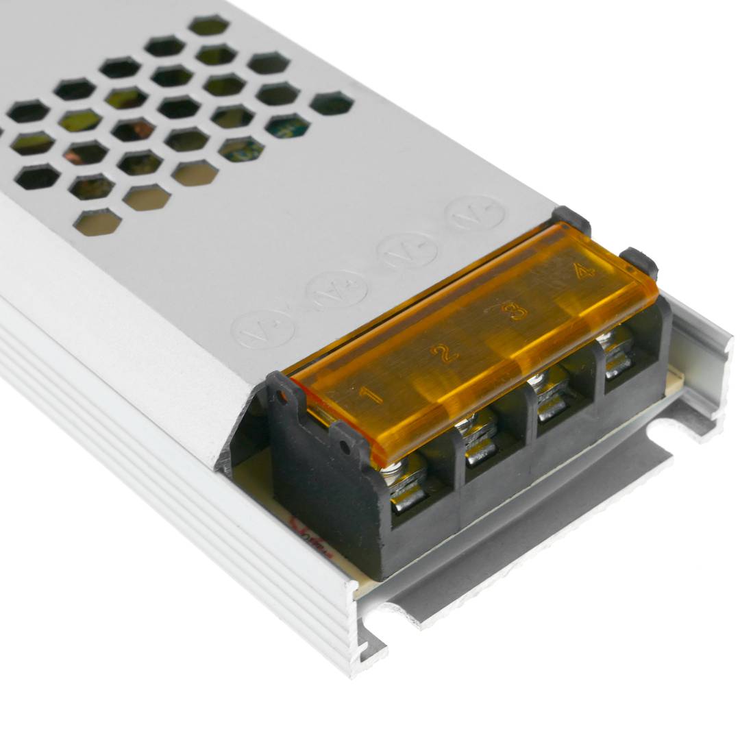 Industriële stroomvoorziening 12VDC 8.3A. Grootte 53 x 235 x 21 mm