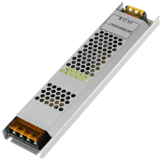 Fonte de alimentação industrial chã 12VDC 12.5A. Tamanho 53 x 235 x 21 mm