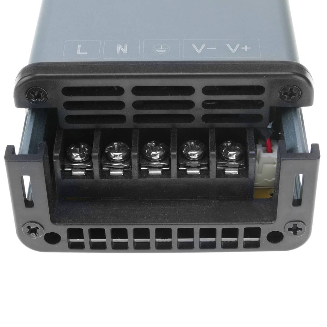 Fuente de alimentación industrial de superficie 12VDC 8.3A. Tamaño 75 x 190 x 42 mm IP53