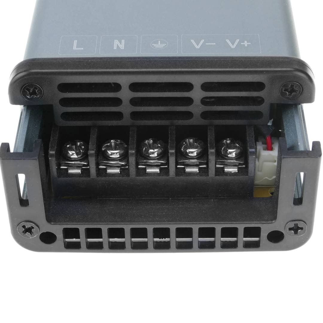 Alimentation électrique à surface plane. Transformateur électrique industriel 12VDC 12.5A. Mesures 75 x 190 x 42 mm IP53