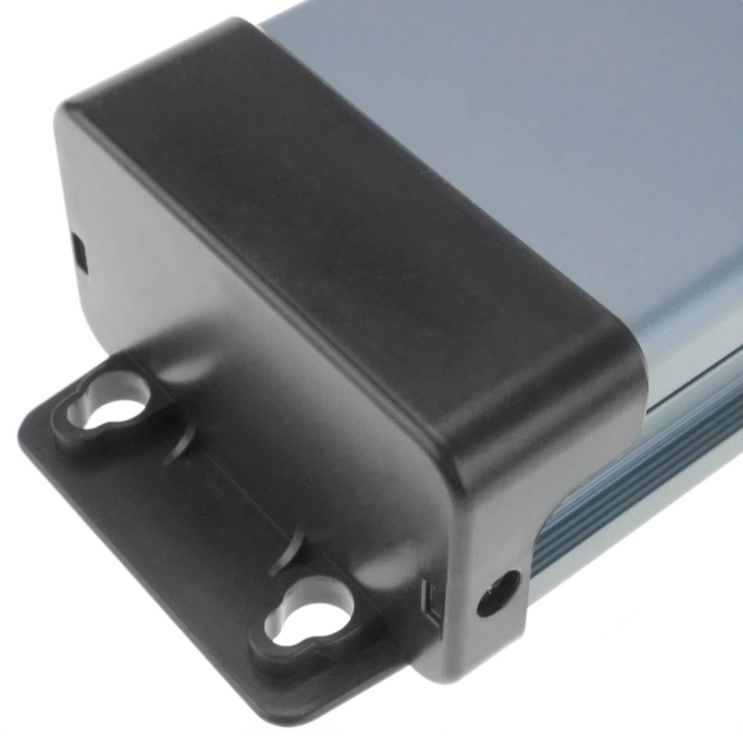 Alimentation électrique à surface plane. Transformateur électrique industriel 12VDC 12.5A. Mesures 75 x 190 x 42 mm IP53