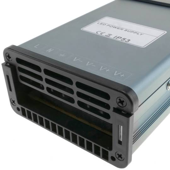 Fuente de alimentación industrial de superficie 12VDC 20.8A. Tamaño 95 x 173 x 50 mm IP53
