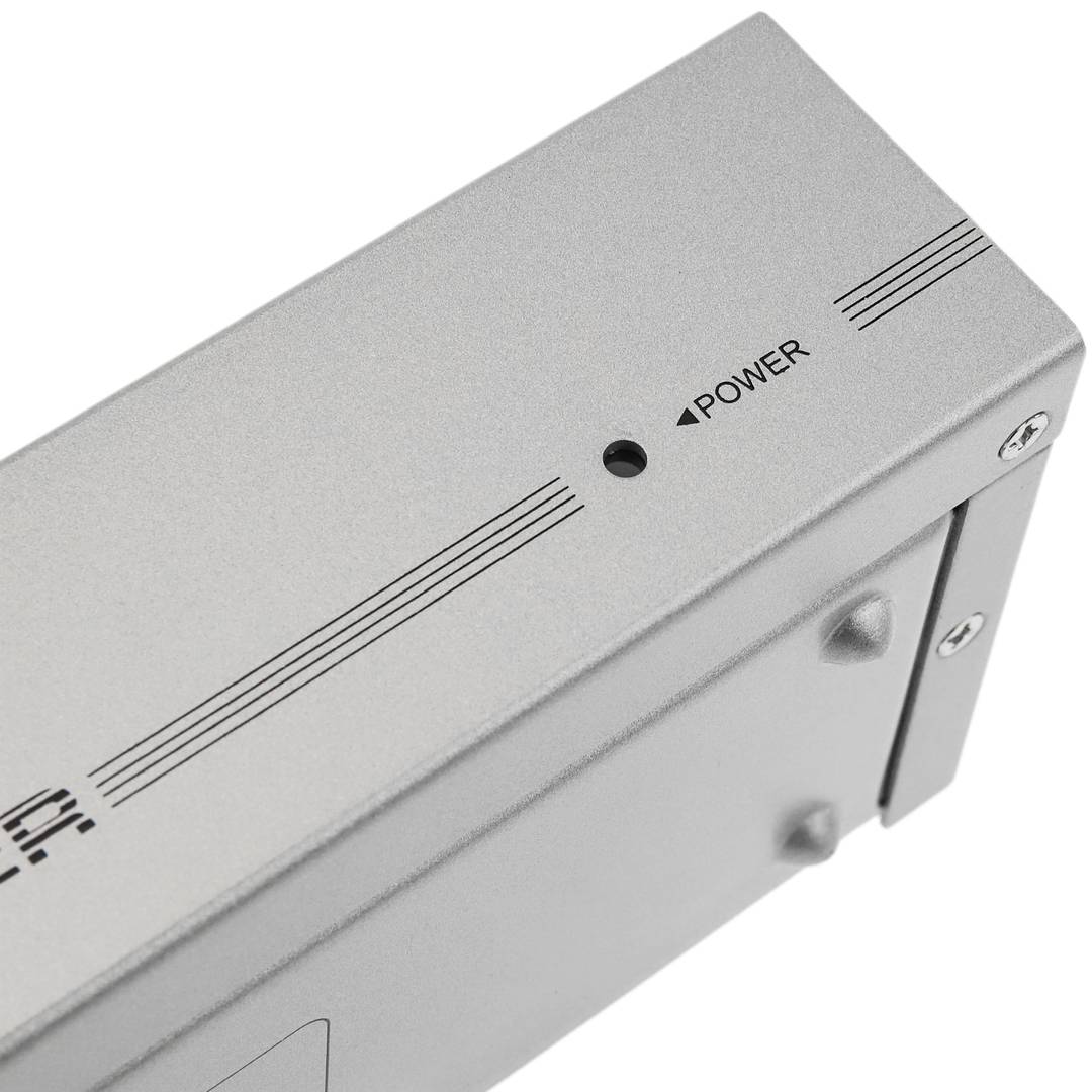 VGA 250 MHz 8-poorts videoversterker