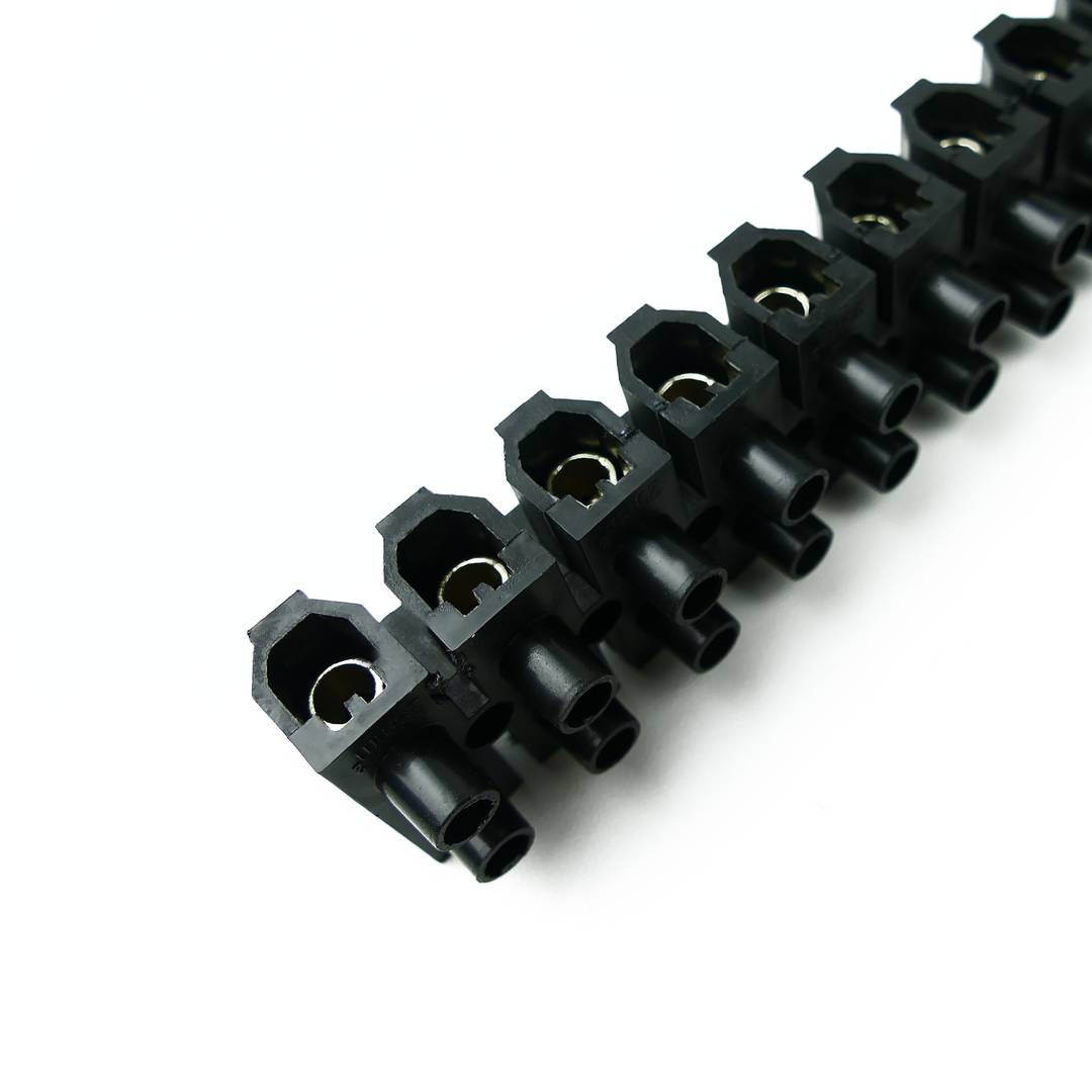 Terminal strip of 10mm electrical cable section black