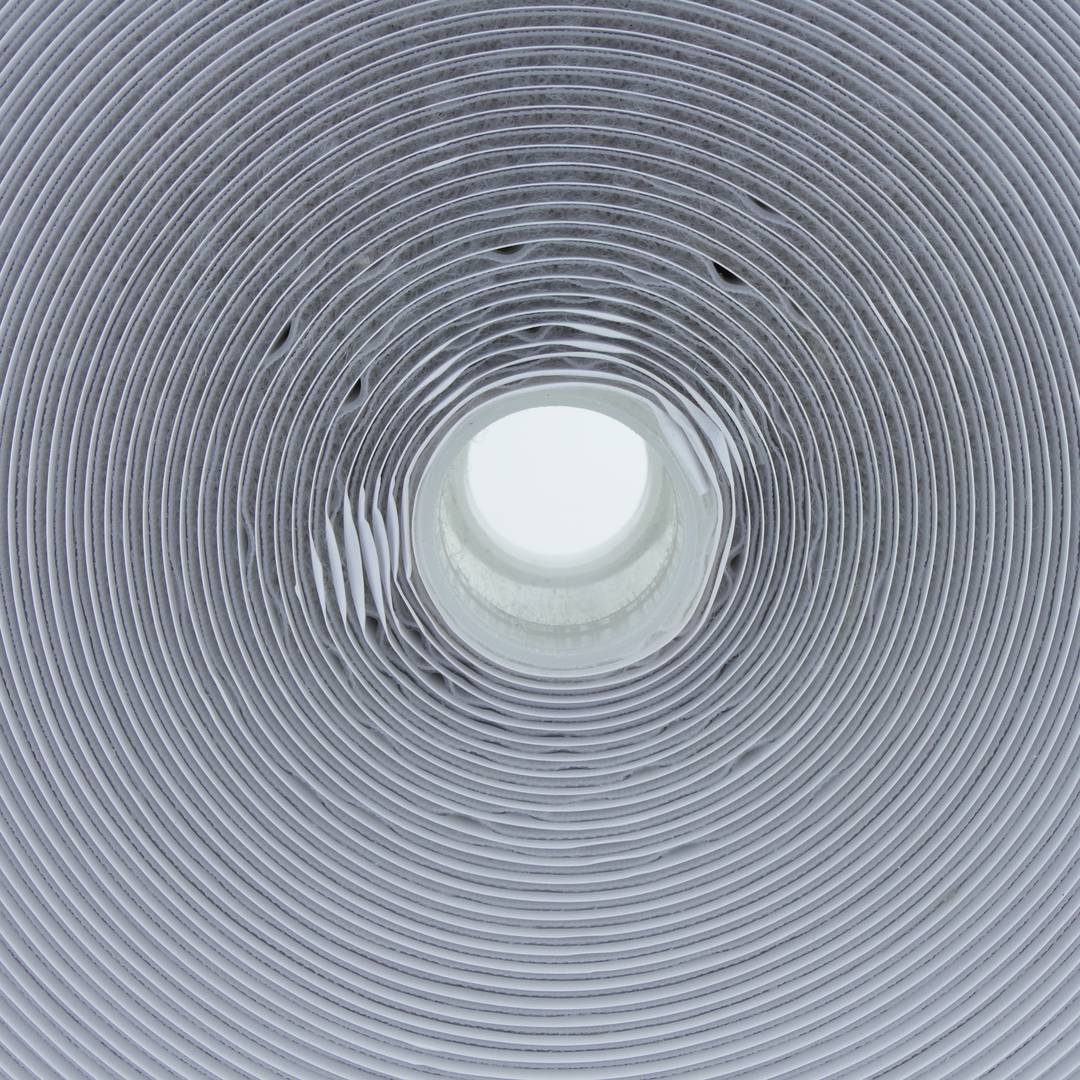 Szpula z taśmą samoprzylepną o wymiarach 50 mm x 25 m białej powierzchni haka