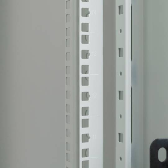 Armari rack 19'' de peu 20U 600x600x1000mm blanc MobiRack GO de RackMatic