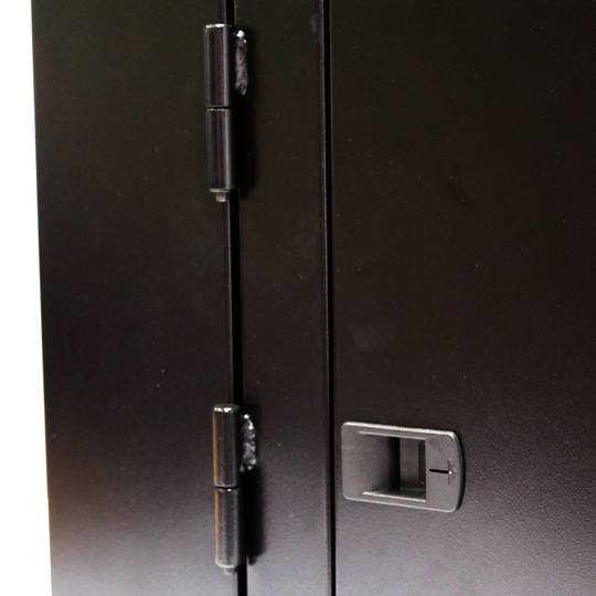 Server rack cabinet 19 inch 18U 600x600x900mm swivel wallmount SOHORack by RackMatic