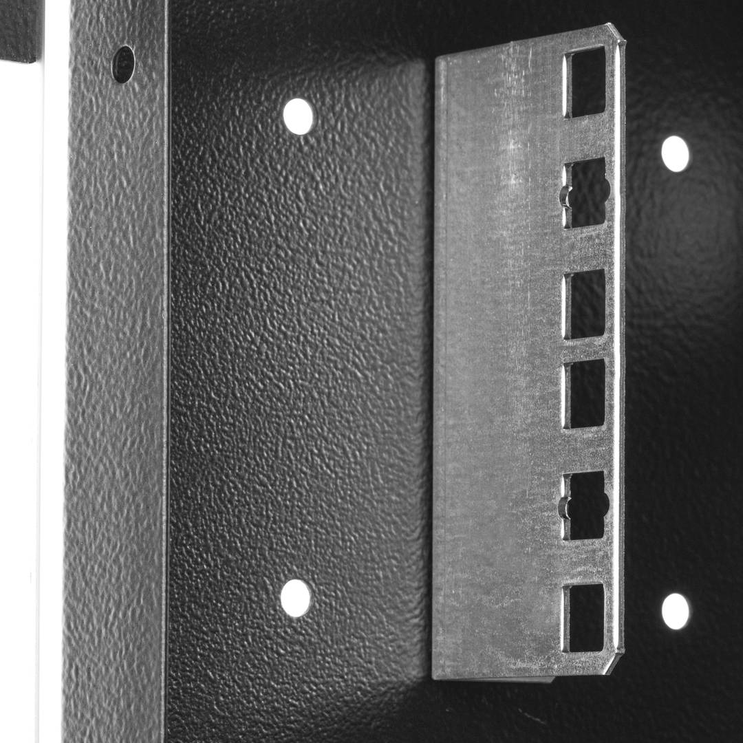 Wandschrank 19