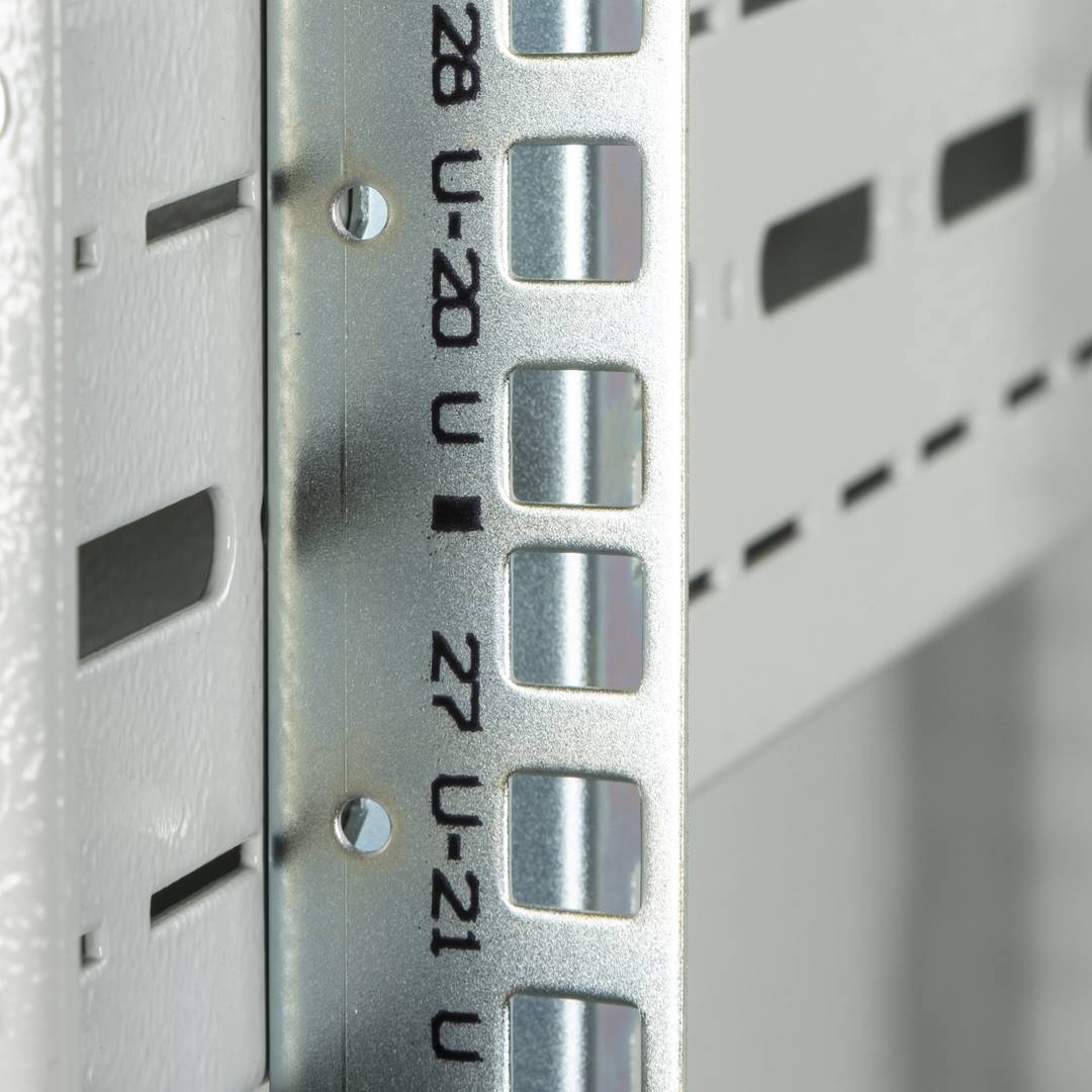 Armario rack 19'' de pie 32U 600x600x1536mm MobiRack de RackMatic Blanco y puerta de cristal templado