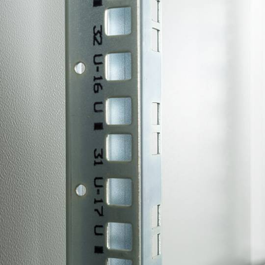Rackkast 19'' staand 42U 600x800x1980mm MobiRack van RackMatic Witte en gehard glazen deur