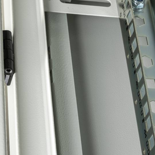 Armoire rack 19'' debout 42U 600x1200x1980mm MobiRack par RackMatic Blanc et porte verre trempé
