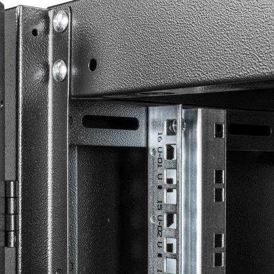 Armário rack 19'' pé 16U 600x600x825mm MobiRack by RackMatic Preto e porta metálica perfurada