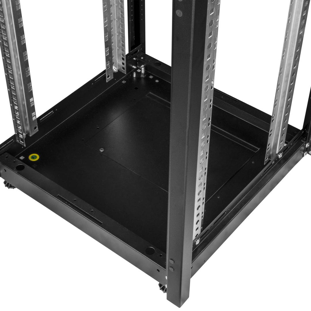 Armário rack 19'' pé 16U 600x600x825mm MobiRack by RackMatic Preto e porta metálica perfurada