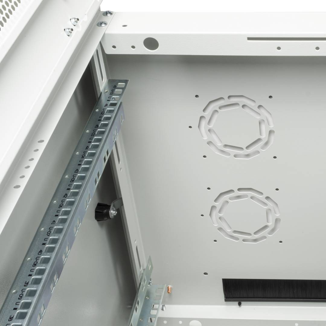 Armário rack 19'' 47U 600x600x2202mm MobiRack by RackMatic Branco e porta metálica perfurada