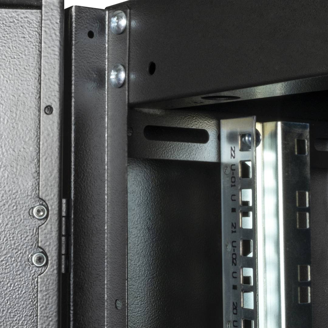 Rackkast 19'' staand 22U 600x800x1081mm MobiRack van RackMatic Zwarte en geperforeerde metalen deur