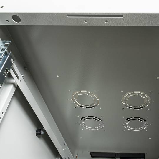 Armario rack 19'' de pie 22U 600x800x1081mm MobiRack de RackMatic Blanco y puerta de metal perforado
