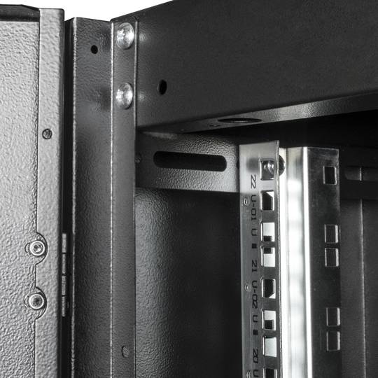 Armário rack 19'' pé 22U 600x1000x1081mm MobiRack by RackMatic Preto e porta metálica perfurada