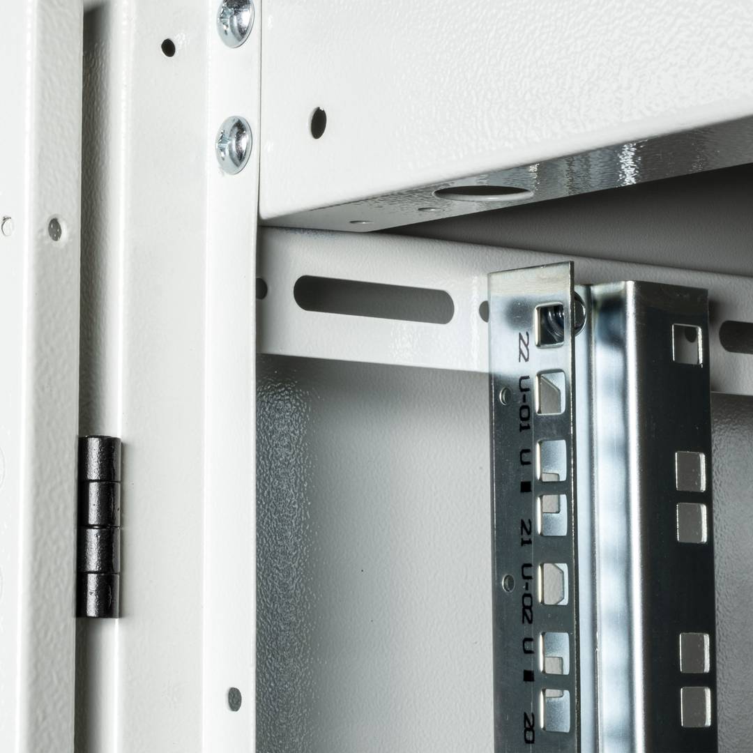 Szafa rack 19'' stojąca 22U 600x1000x1081mm MobiRack by RackMatic Biała i drzwiczki metalowe perforowane