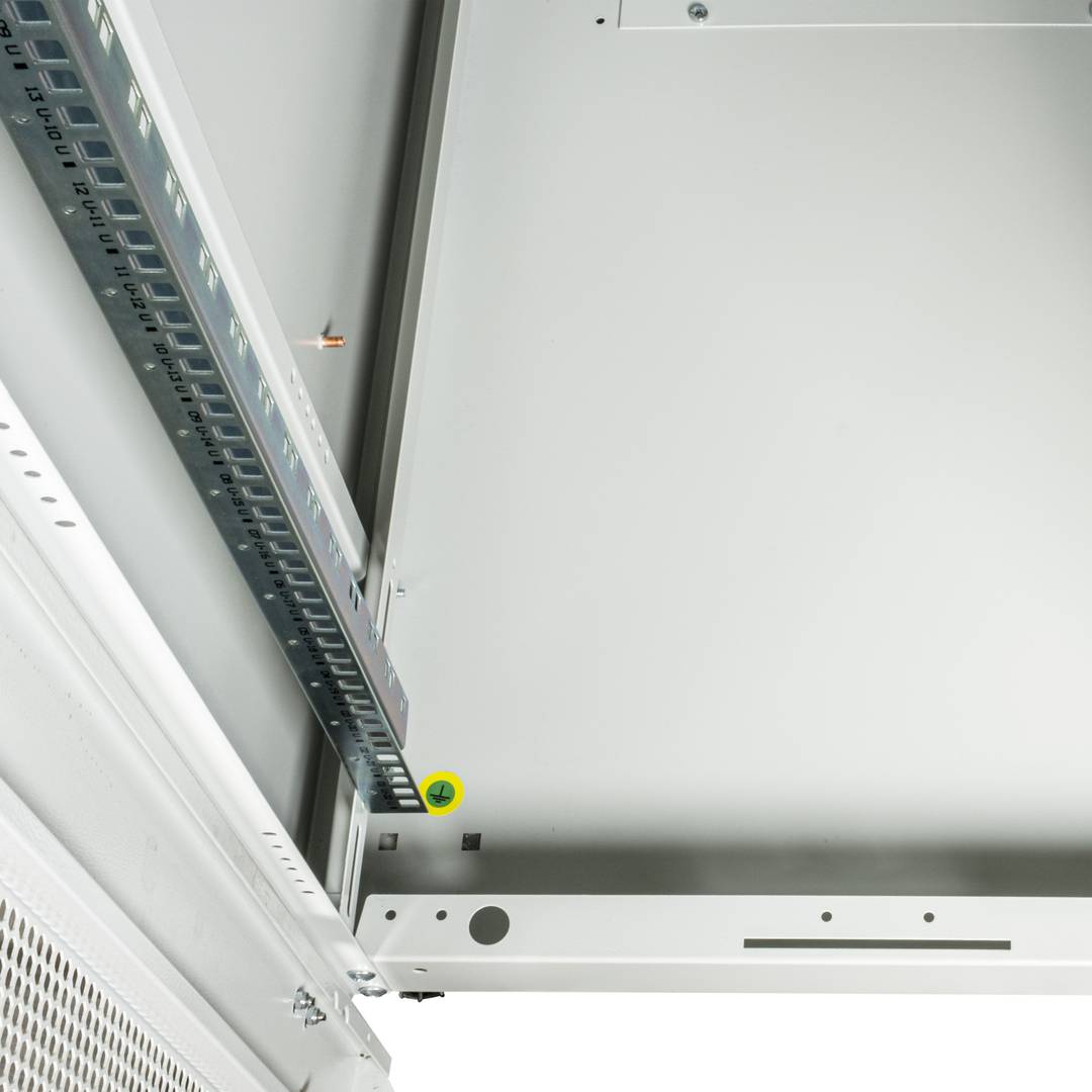 Szafa rack 19'' stojąca 22U 600x1000x1081mm MobiRack by RackMatic Biała i drzwiczki metalowe perforowane