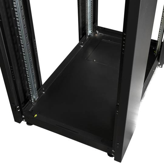 Armoire rack 19'' debout 32U 600x1000x1536mm MobiRack par RackMatic Porte métal noire et perforée