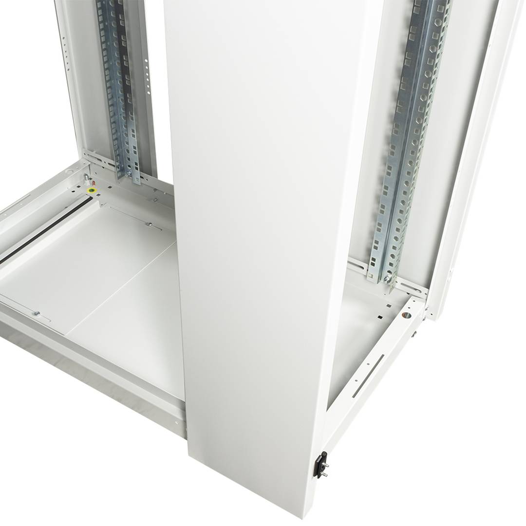 Armário rack 19'' pé 32U 600x1000x1536mm MobiRack by RackMatic Branco e porta metálica perfurada