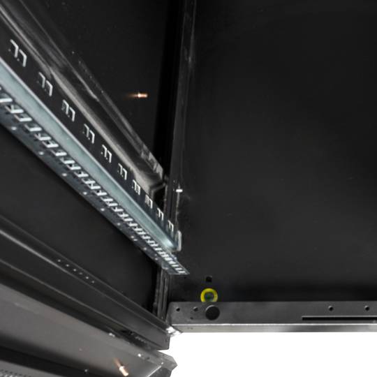 Armario rack 19'' de pie 47U 600x1000x2202mm MobiRack de RackMatic Negro y puerta de metal perforado
