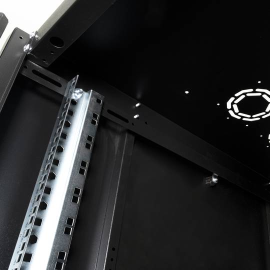 Armario rack 19'' de pie 47U 600x1000x2202mm MobiRack de RackMatic Negro y puerta de metal perforado