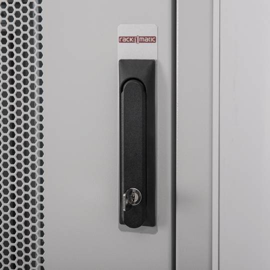 19'' Stand-Rack-Schrank 47 HE 800 x 1200 x 2202 mm MobiRack von RackMatic Weiße und perforierte Metalltür