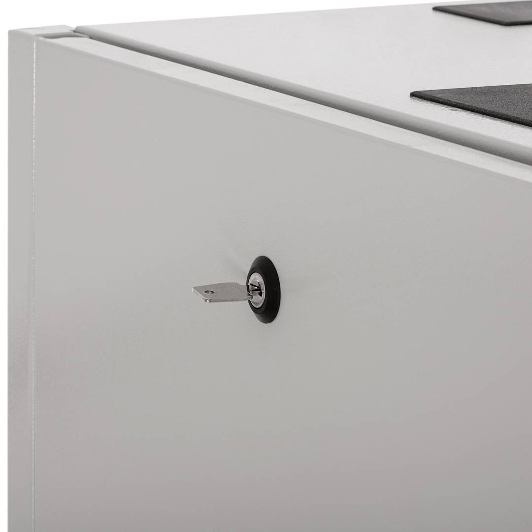 19'' Stand-Rack-Schrank 47 HE 800 x 1200 x 2202 mm MobiRack von RackMatic Weiße und perforierte Metalltür