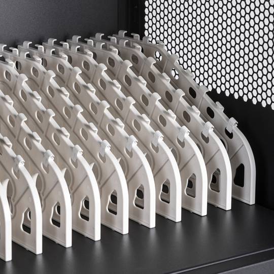 Armari de càrrega i transport per a 14 tablets i portàtils negre amb 16 schuko en 2 regletes