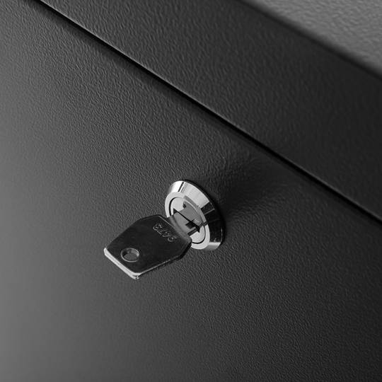 Armari rack 19'' de peu 26U 600x1000x1269mm MobiRack de RackMatic Negre i porta de metall perforat