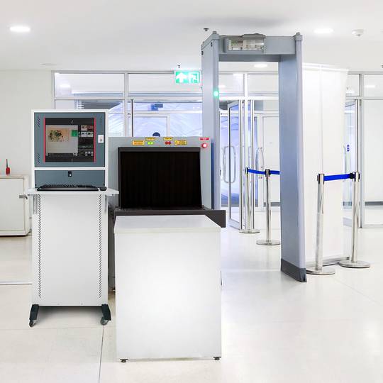 Estação de trabalho com proteção IP20 600x600x1800mm