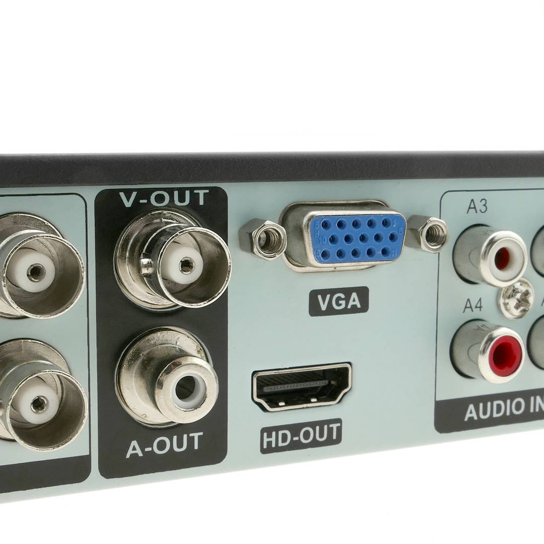 Kit de vídeo vigilància DVR amb 8 càmeres peanya i domo compatible HDMI VGA CVBS IP RS485