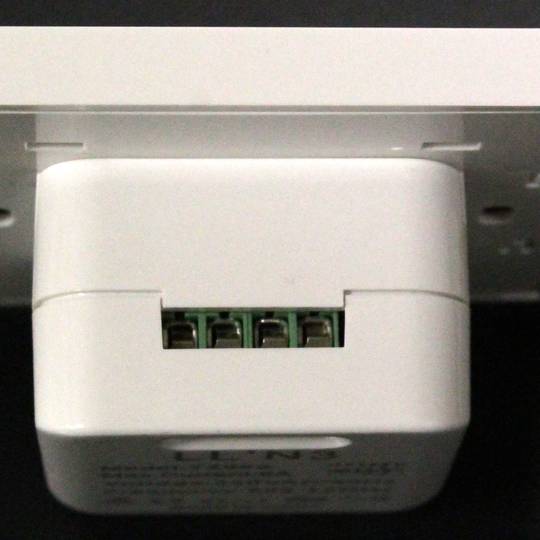 Interruttore wireless 80x80mm Z-Wave 6A 230VAC semplice bianco