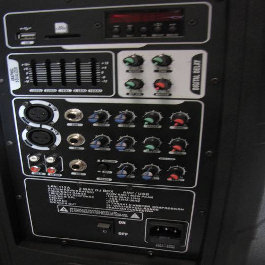 Altaveu professional 250W RMS amb amplificador EQ SD USB 40x39x59cm