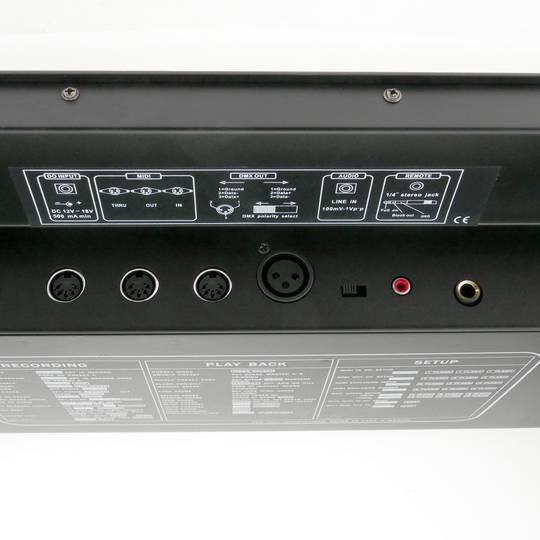 Controlador DMX 512 de 24 deslizadores 6U