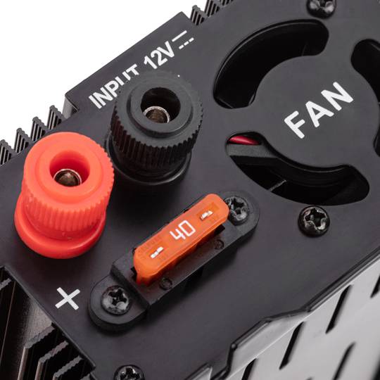 Inversor eléctrico onda modificada 12 VDC a 220 VAC de 300W y USB